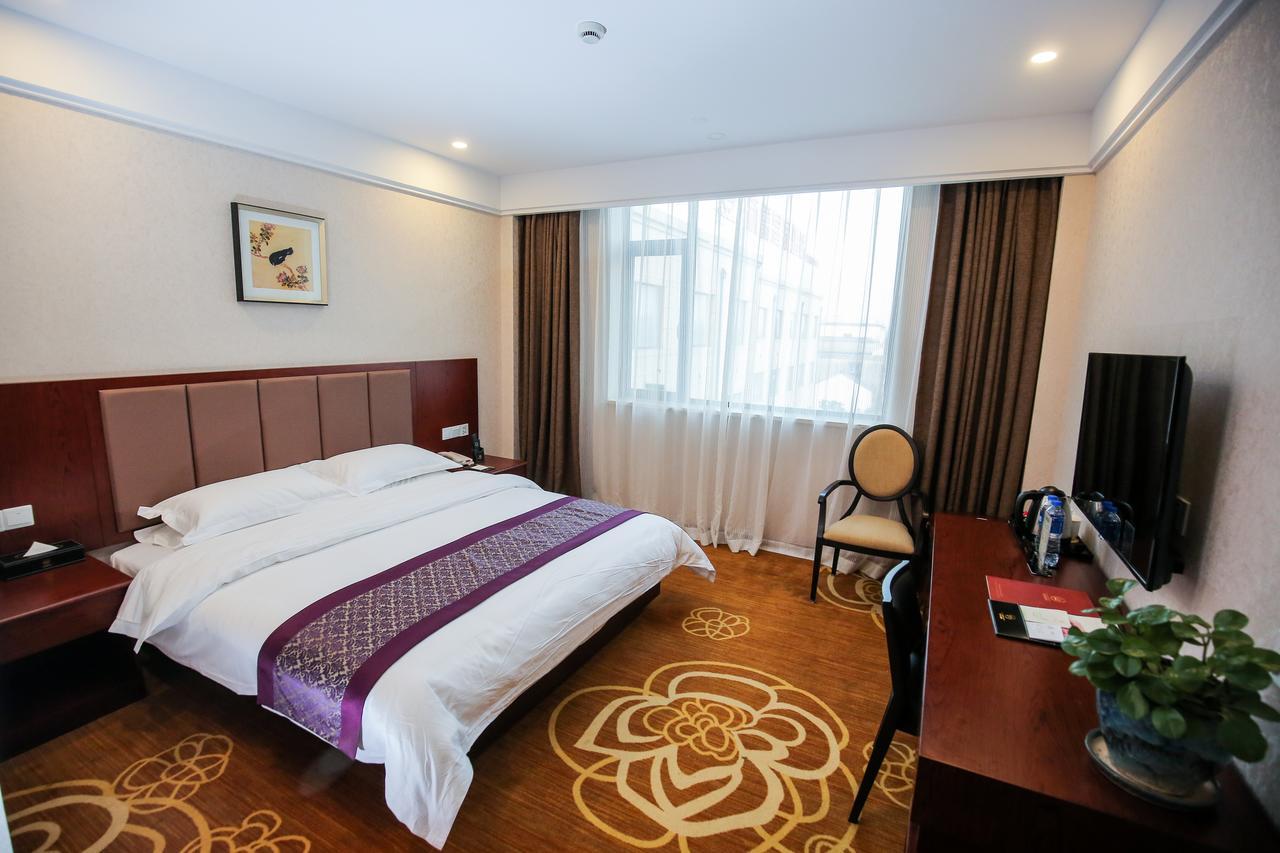 Xin Jue Jiayi Hotel Airport And International Resort Shanghai Bagian luar foto
