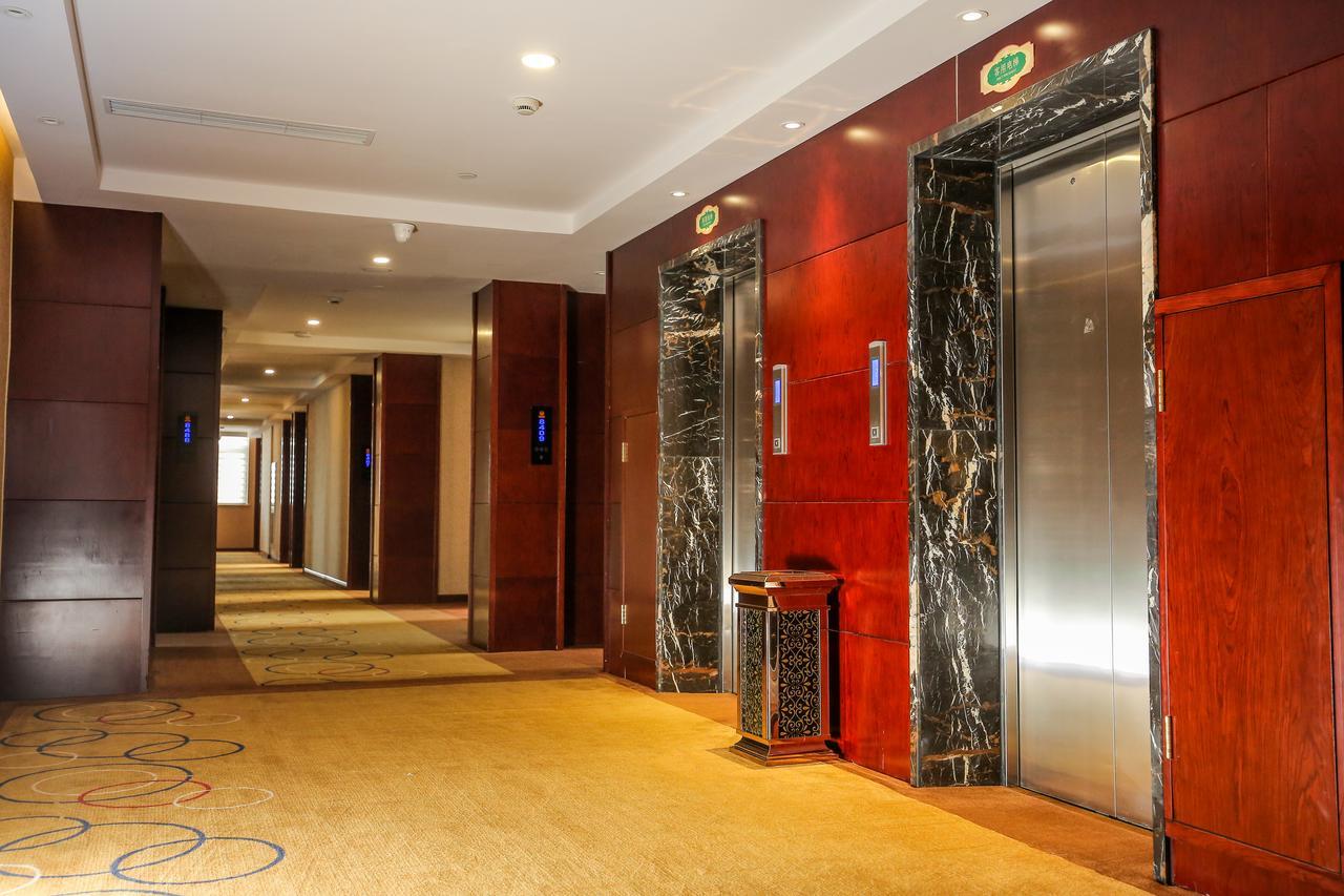 Xin Jue Jiayi Hotel Airport And International Resort Shanghai Bagian luar foto