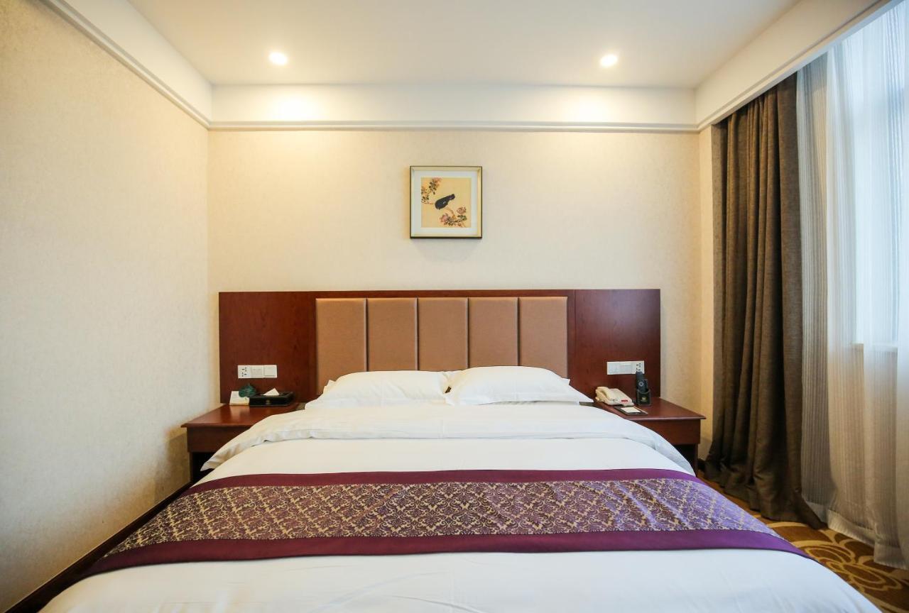 Xin Jue Jiayi Hotel Airport And International Resort Shanghai Bagian luar foto